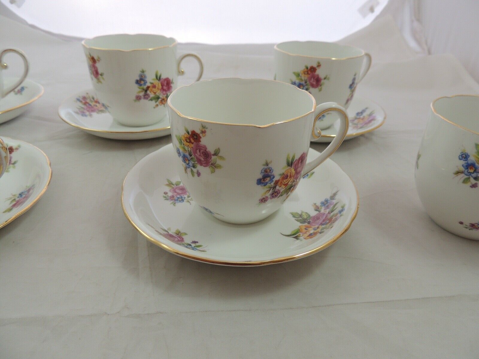 A.B.J, Grafton China Tea Cup & Saucer Floral Pattern England Set Of 5